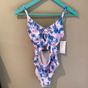 NWT one piece Hurley swimsuit/ cut out size S/P